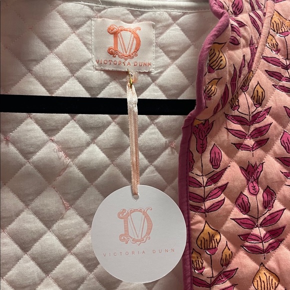 Victoria Dunn Quilted Pink Floral-Print Puffer Jacket - Picture 3 of 5